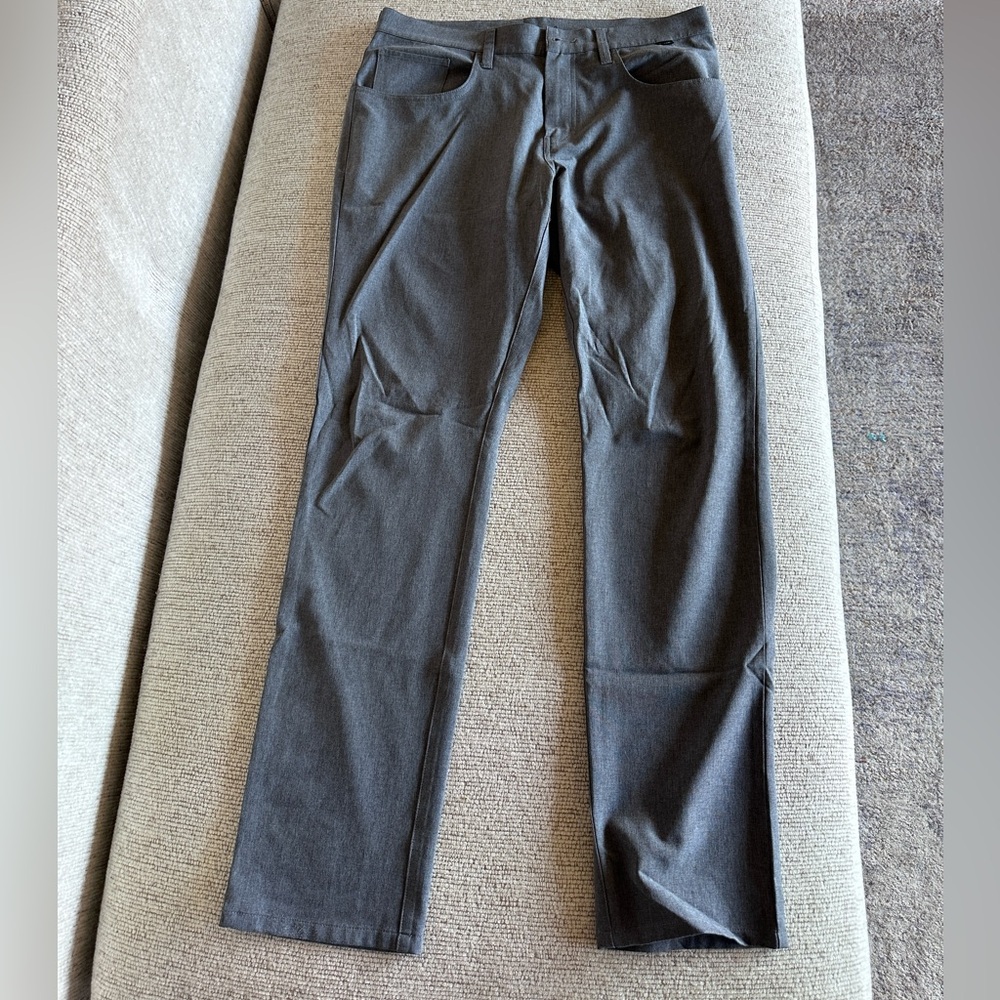 Travis Matthew Golf Pant - Size 33. Like New.